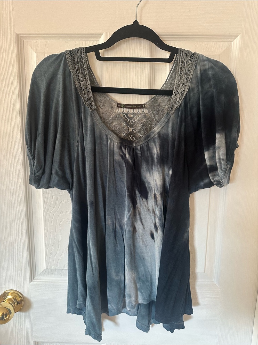 Inspire Lace-Back Tie-Dye Top- Blue Gray